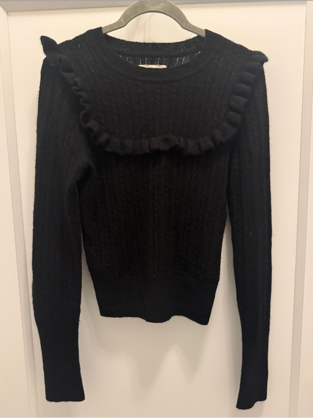 Doen Black Ruffle-Trim Cable Knit Sweater Top